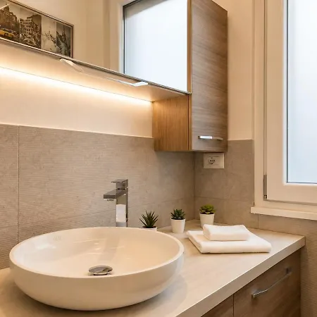 Modern Flat Between And Milan With Free Parking