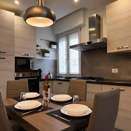 Modern Flat Between And Milan With Free Parking Lägenhet